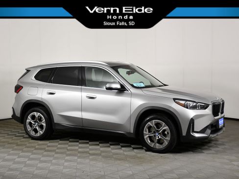 Used 2023 BMW X1 xDrive28i AWD/4WD image 1
