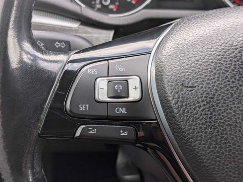 Used 2018 Volkswagen Passat 2.0T SE FWD image 24