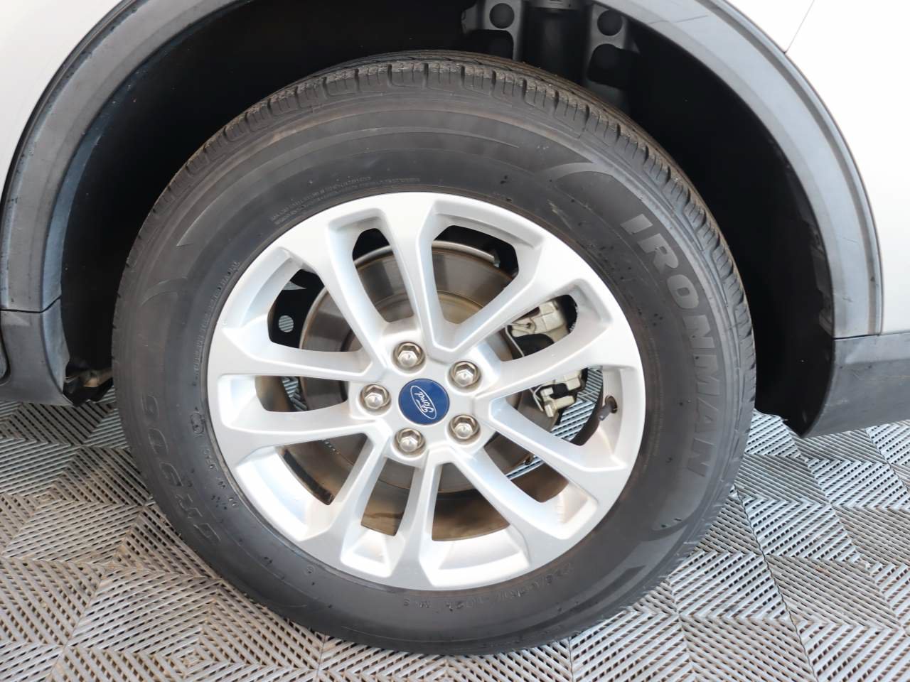 Used 2020 Ford Escape SE FWD image 16
