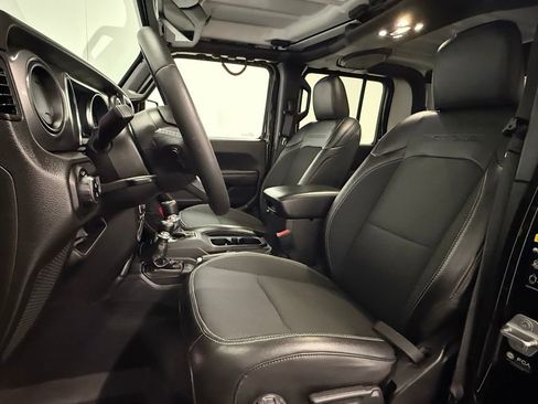 Used 2023 Jeep Gladiator Sport S image 14