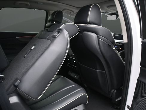 Used 2023 Acura MDX SH-AWD w/ Advance Package image 25