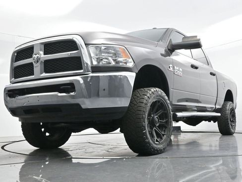 Used 2018 RAM 2500 Tradesman w/ Chrome Appearance Group AWD/4WD image 45