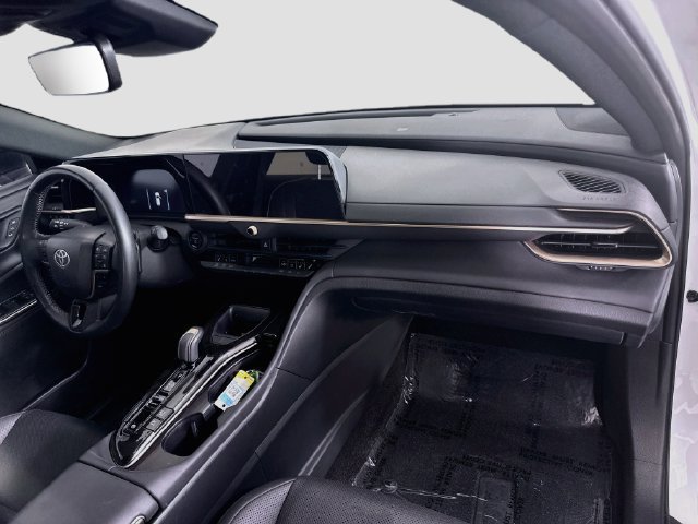 Certified 2025 Toyota Crown Signia AWD/4WD image 30