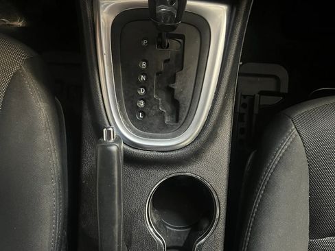 Used 2014 Dodge Avenger SE FWD image 15