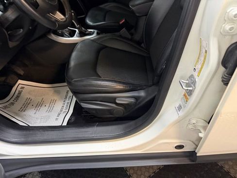 Used 2019 Jeep Compass Latitude image 18