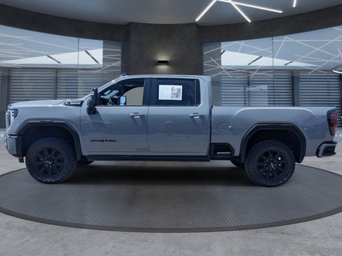 Used 2024 GMC Sierra 2500 AT4 w/ AT4 Premium Plus Package AWD/4WD image 3