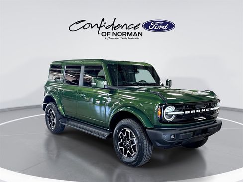 New 2025 Ford Bronco Outer Banks image 11