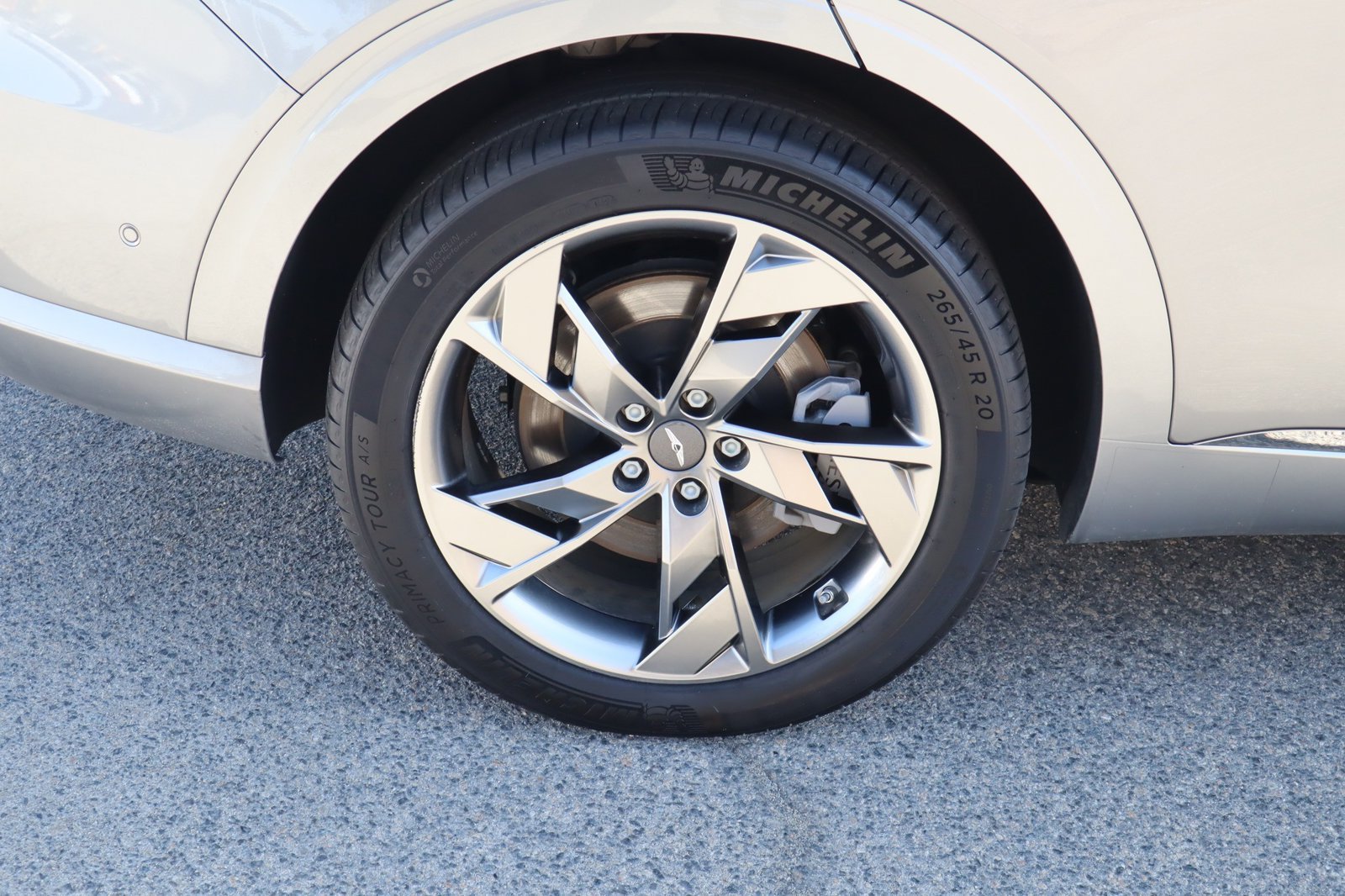 Used 2025 Genesis Electrified GV70 AWD/4WD image 11