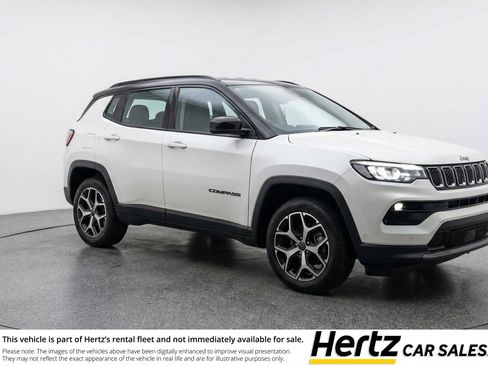 Used 2025 Jeep Compass Limited image 1