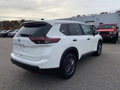 Used 2024 Nissan Rogue S image 3