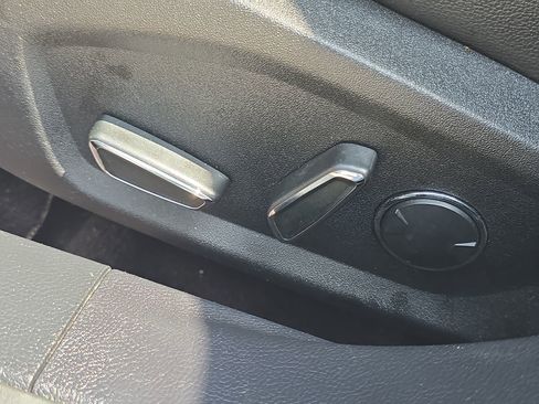 Certified 2017 Ford Fusion SE w/ Equipment Group 201A FWD image 12