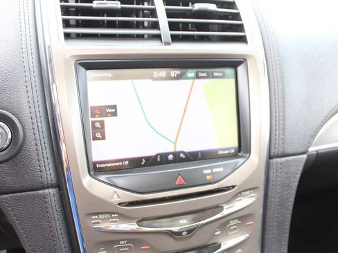 Used 2013 Lincoln MKX AWD image 16