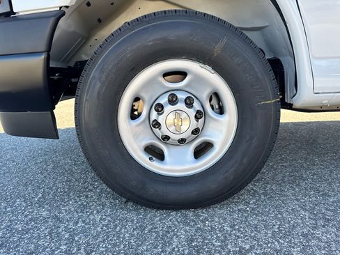 New 2025 Chevrolet Express 2500 image 32