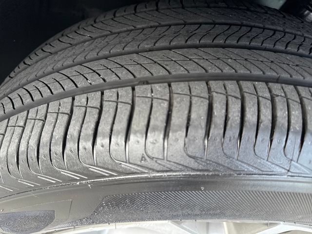 Used 2025 Chevrolet Trax LT w/ Driver Confidence Package FWD image 29