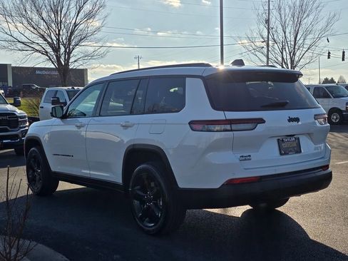 Used 2024 Jeep Grand Cherokee L Altitude image 7