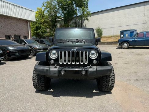 Used 2017 Jeep Wrangler Unlimited Sahara w/ Max Tow Package AWD/4WD image 5