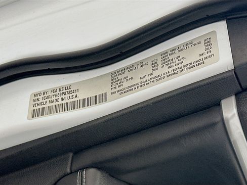 Used 2023 Jeep Grand Cherokee 4WD 4xe w/ Luxury Tech Group II image 12