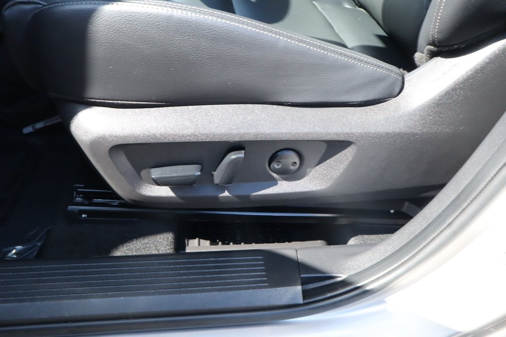 Used 2025 Nissan Rogue SL w/ SL Premium Package AWD/4WD image 16