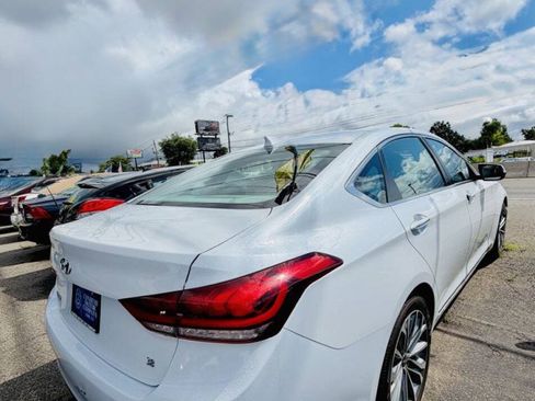 Used 2016 Hyundai Genesis 3.8 RWD image 6