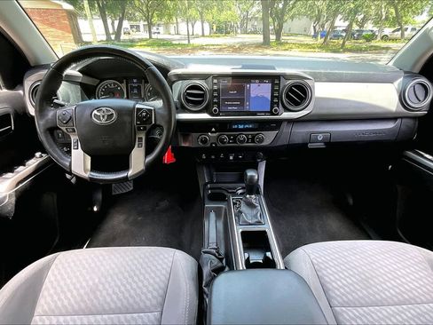 Used 2022 Toyota Tacoma SR5 AWD/4WD image 7