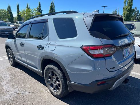 Used 2024 Honda Pilot TrailSport image 6