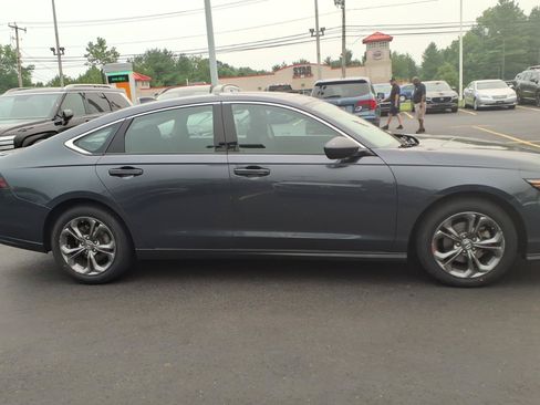 Used 2024 Honda Accord EX image 4