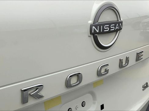 Used 2023 Nissan Rogue SL FWD image 58