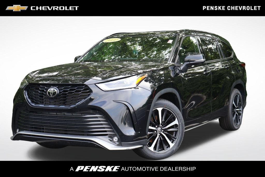 Used 2022 Toyota Highlander XSE FWD image 1