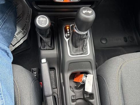 Used 2025 Jeep Wrangler Sport image 37