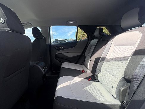 Used 2018 Chevrolet Equinox LS image 10