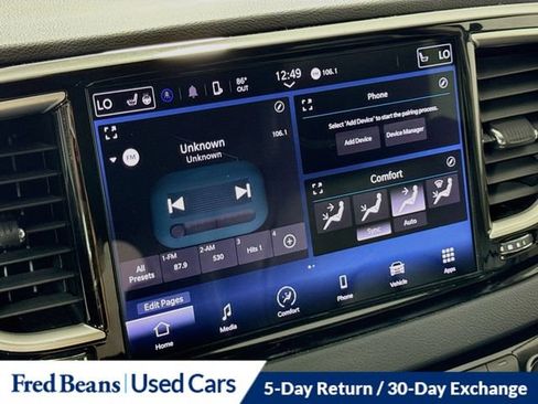 Used 2023 Chrysler Pacifica Touring-L FWD image 20