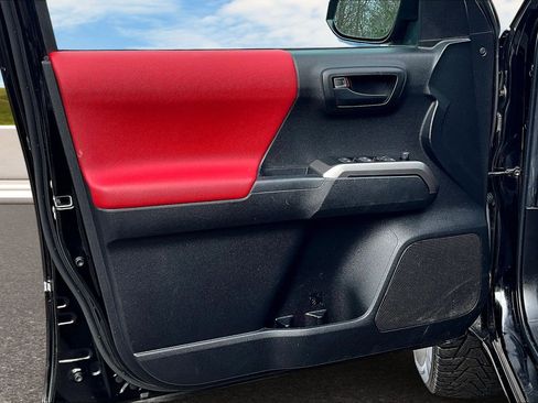 Used 2023 Toyota Tacoma 4x4 Double Cab image 13