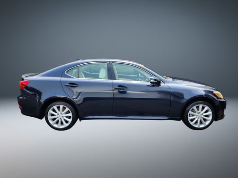 Used 2009 Lexus IS 250 AWD w/ Preferred Accessory Pkg image 2