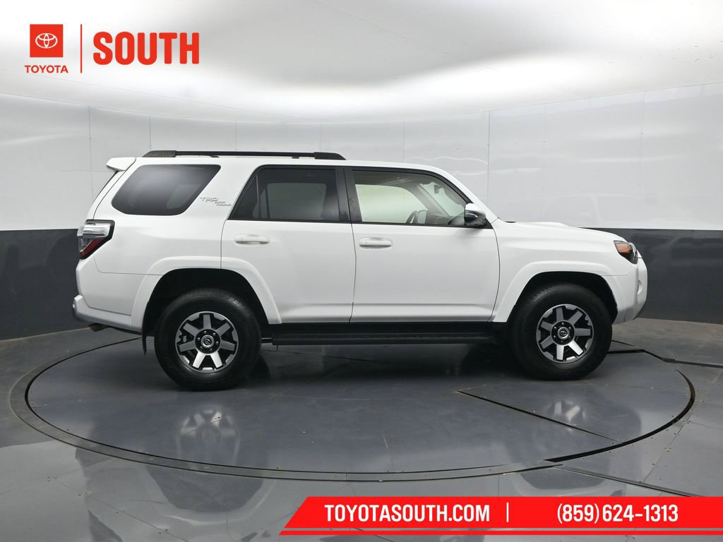 Used 2022 Toyota 4Runner TRD Off-Road Premium w/ Moonroof Package AWD/4WD image 3