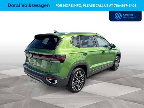 Used 2025 Volkswagen Taos SE image 8