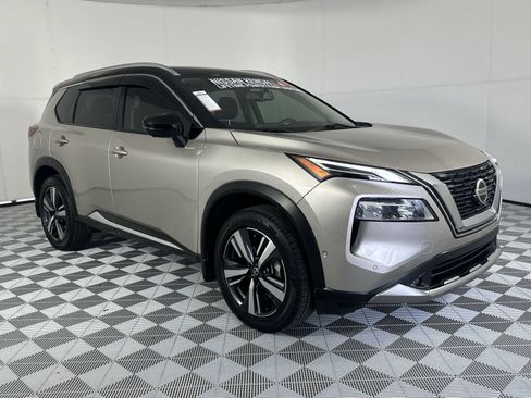 Certified 2021 Nissan Rogue Platinum AWD/4WD image 2