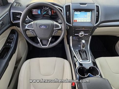 Used 2018 Ford Edge Titanium w/ Equipment Group 302A AWD/4WD image 14