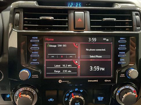 Used 2023 Toyota 4Runner 40th Anniversary SE image 21