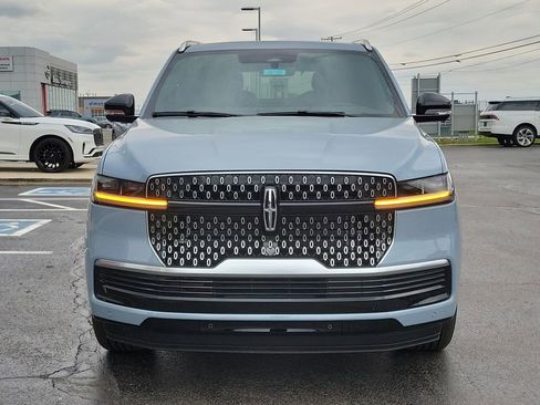 New 2026 Lincoln Navigator Reserve image 2
