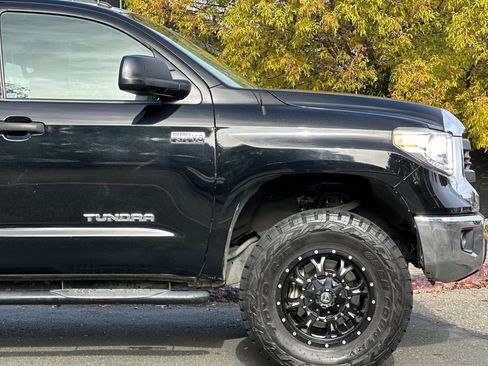 Used 2015 Toyota Tundra SR5 w/ SR5 Upgrade Package image 32