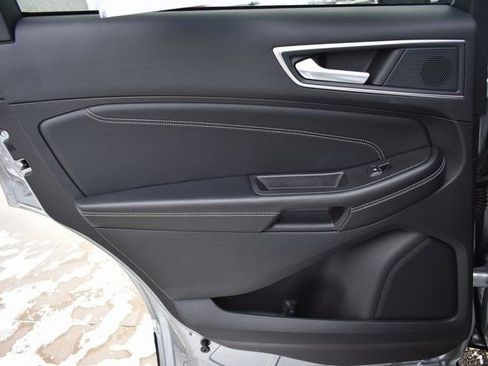 Used 2024 Ford Edge Titanium image 34