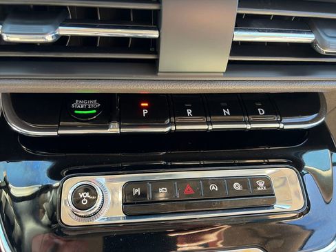 Used 2023 Lincoln Corsair FWD image 23