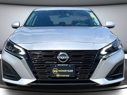 Used 2023 Nissan Altima 2.5 SV