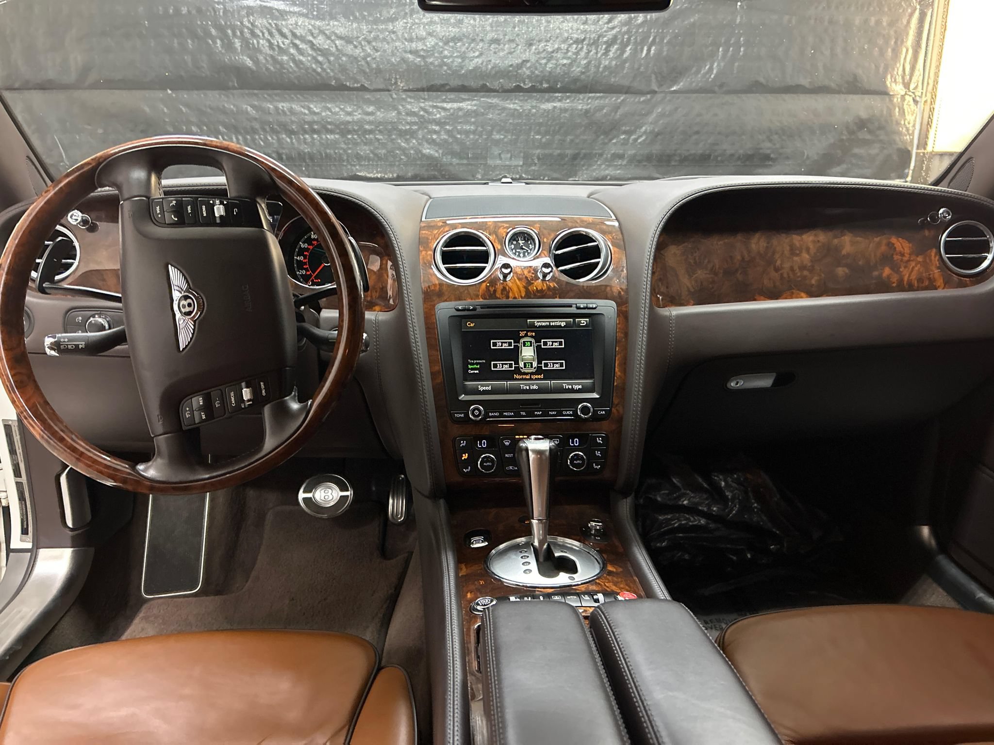Used 2013 Bentley Flying Spur Flying Spur w/ Convenience Specification Pkg AWD/4WD image 15