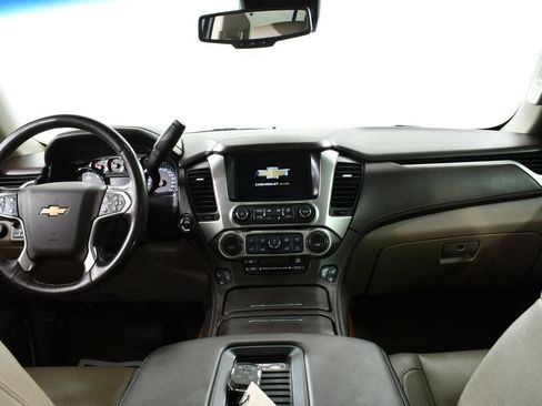 Used 2018 Chevrolet Suburban Premier AWD/4WD image 7