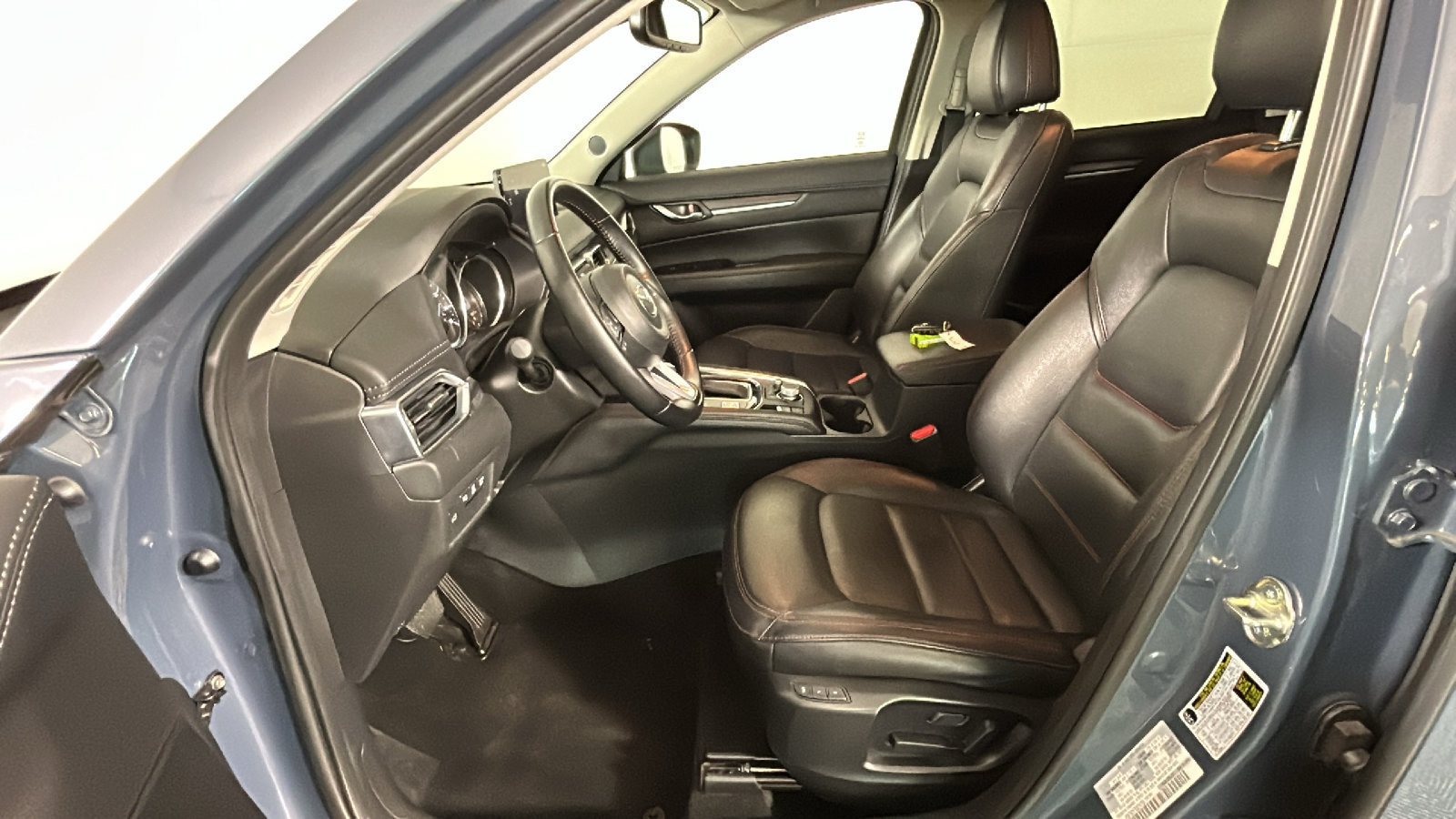 Used 2025 MAZDA CX-5 Carbon Edition AWD/4WD image 13