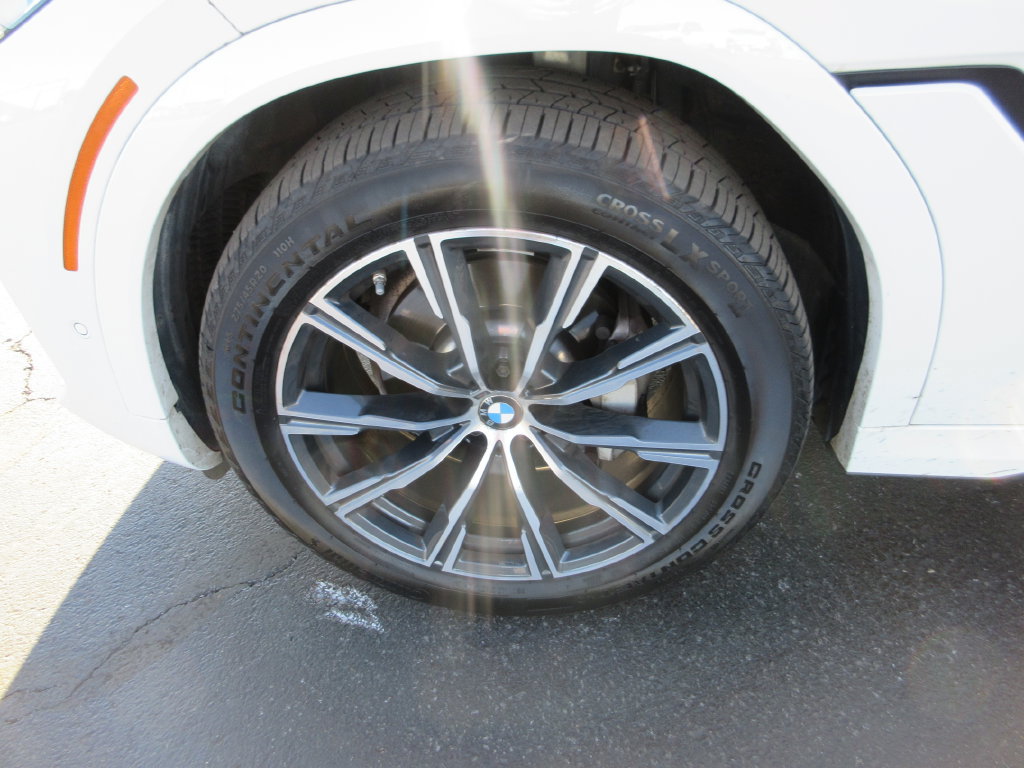 Used 2023 BMW X6 xDrive40i w/ M Sport Package AWD/4WD image 14