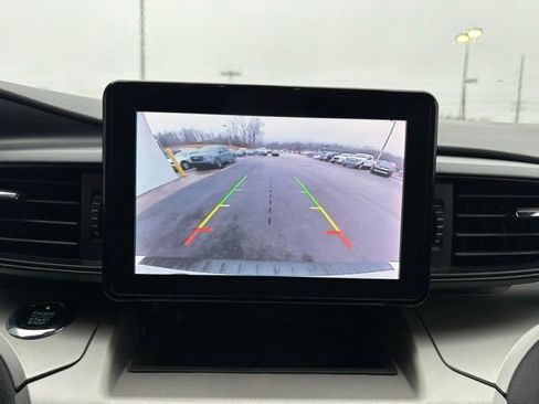 Used 2021 Ford Explorer XLT image 18