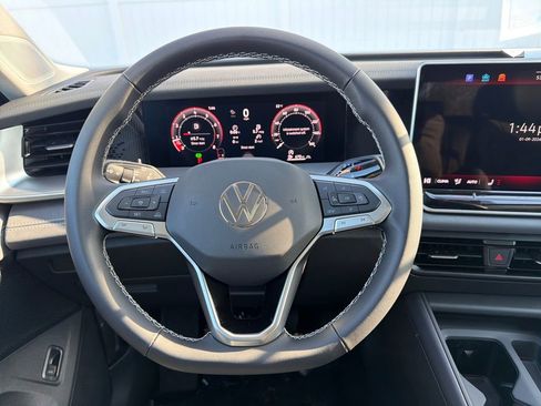 New 2026 Volkswagen Tiguan SE image 15