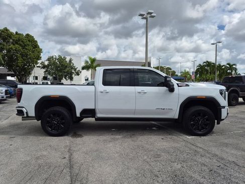 Used 2025 GMC Sierra 2500 AT4 w/ AT4 Premium Plus Package AWD/4WD image 4
